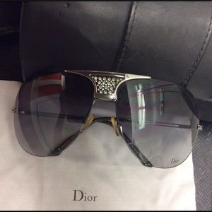 Dior glasses. Excellent.
